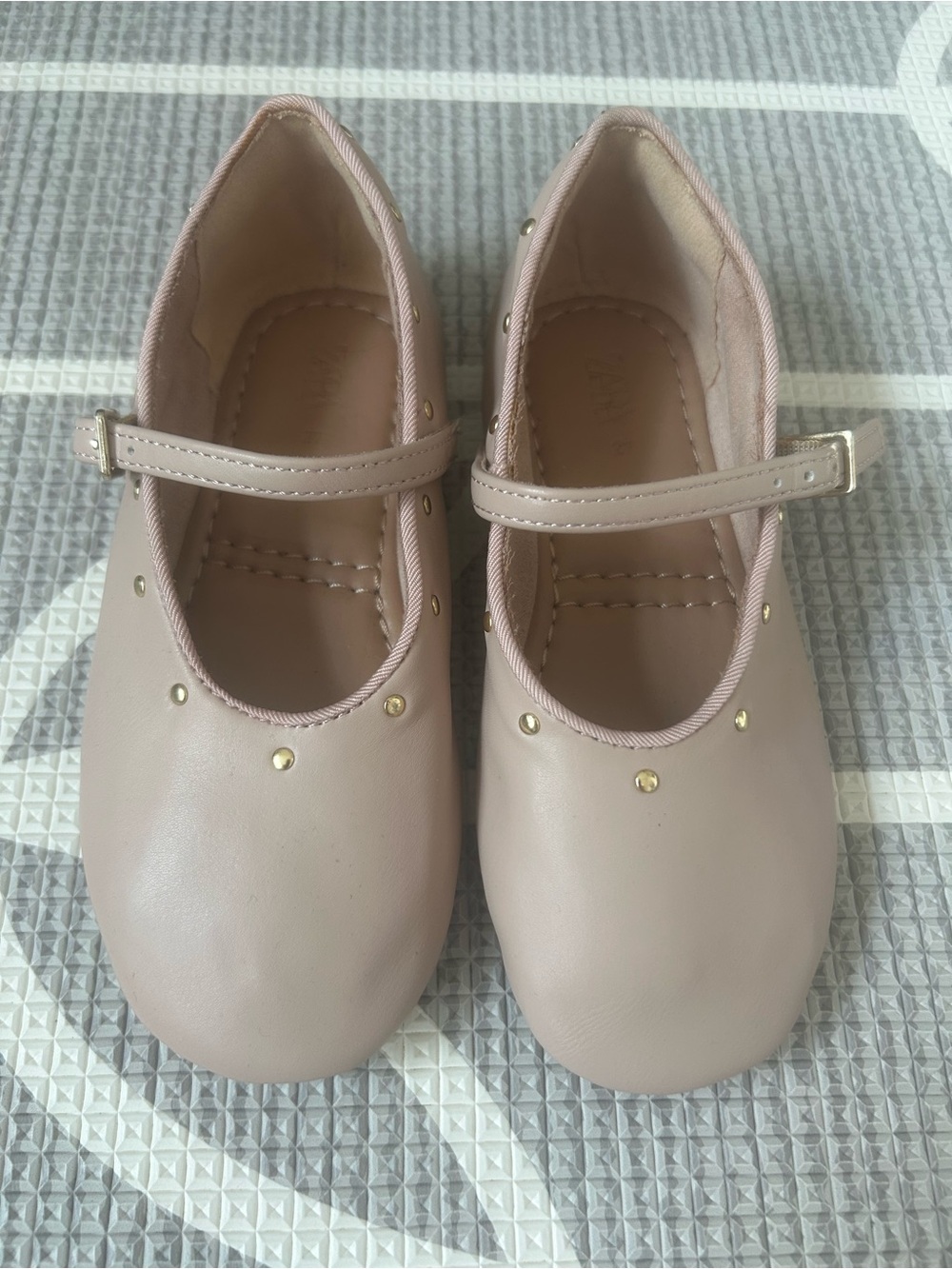 Zara - Girls Mary Jane Dress Shoes in Blush Pink with Gold Studs - girls Size 27